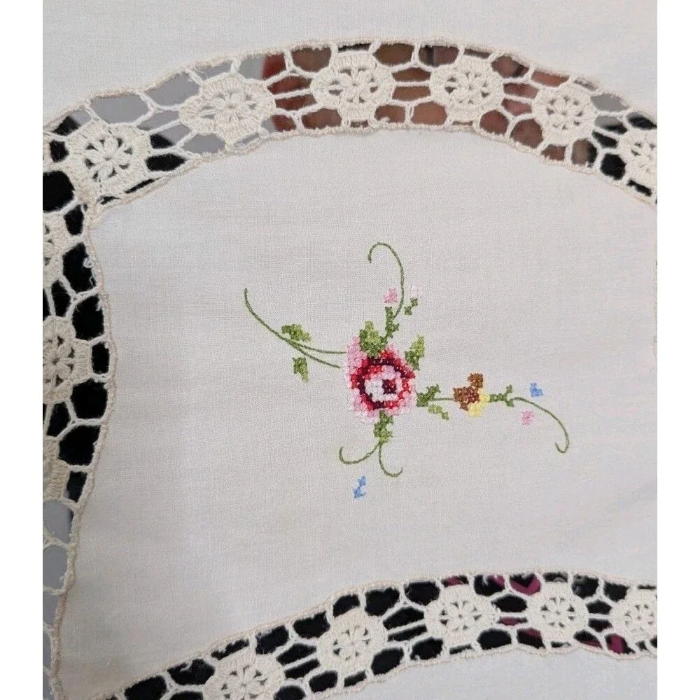 VTG Handmade Table Cloth + 8 Napkins Needlepoint Threadwork Roses Cottagecore